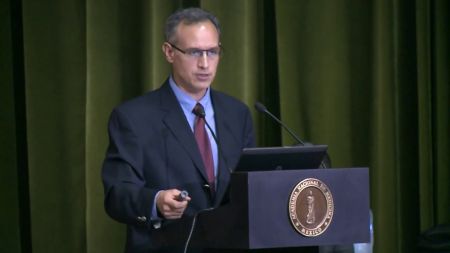 Se ha terminado el ciclo en el que los intereses privados tenían prioridad sobre los intereses públicos en materia de salud: López-Gatell