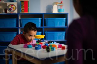 Inauguran centro de terapia personalizada para trastornos del espectro autista