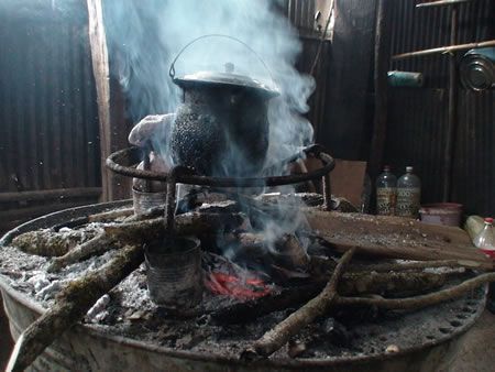 Alrededor de 16 millones de mexicanos, en riesgo de desarrollar enfermedades respiratorias por cocinar con leña