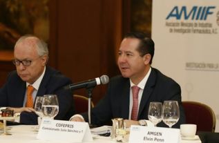 Hay certeza para invertir en el sector farmacéutico: Sánchez y Tépoz
