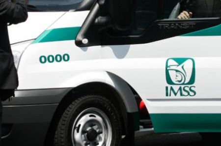 Hospitales del IMSS atienden a heridos por explosión en Tultepec