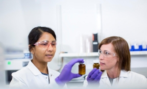 Lilly colabora con OpenAI para descubrir nuevas medicinas para el tratamiento de bacterias resistentes a los medicamentos