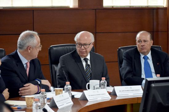 Reconoce Narro Robles trabajo voluntario y solidario