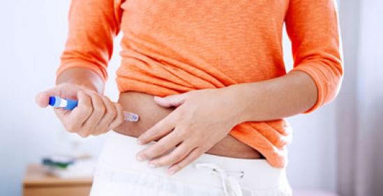 ¿Qué papel juegan las agujas en una terapia de inyección de insulina?