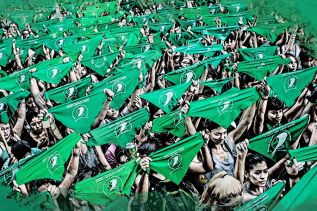 Debaten expertos sobre la despenalización del aborto
