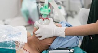 Vinculación entre anestesia y cirugía con un ligero deterioro de la memoria y el pensamiento en personas mayores, descubre estudio de Mayo Clinic
