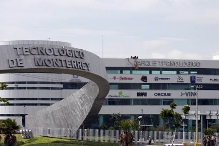 Crean alumnos del Tec toalla femenina que detecta infecciones vaginales
