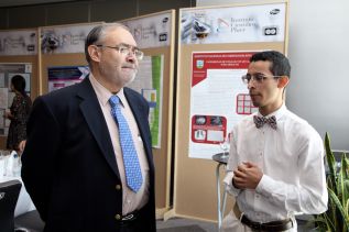 La AMC y Pfizer, una alianza que acerca a los jóvenes a la investigación científica médica