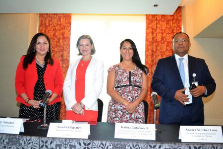 Chinoin recibe reconocimiento ESR