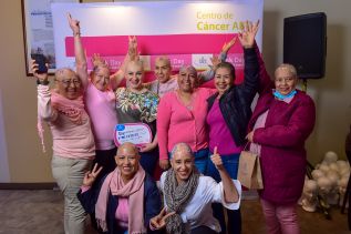 Centro Médico ABC entregó 49 pelucas oncológicas a pacientes con cáncer de mama