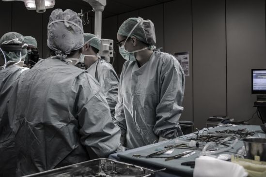 Estudio muestra ventajas de cirugía para incontinencia urinaria por esfuerzo
