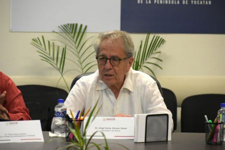 Hay un compromiso histórico con la mejora de la salud: Alcocer Varela