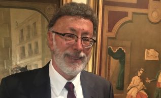 Presentan libro optométrico, “Uso de los anteojos para todo tipo de vistas”