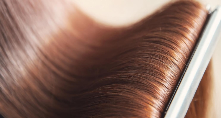 Estudian posible vínculo entre alisadores de cabello y cáncer endometrial