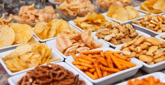 Sigue la venta en escuelas de alimentos y bebidas son chatarras