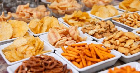 Sigue la venta en escuelas de alimentos y bebidas son chatarras