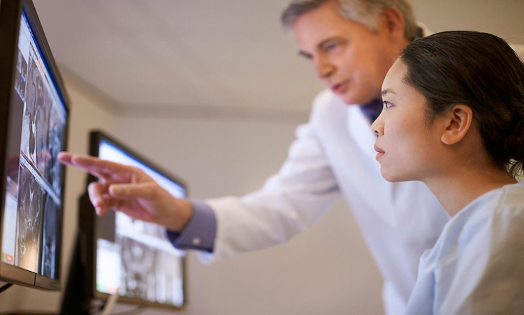 OPINIÓN  :: Por qué la IA y el conocimiento clínico profundo deben ir de la mano en la atención médica