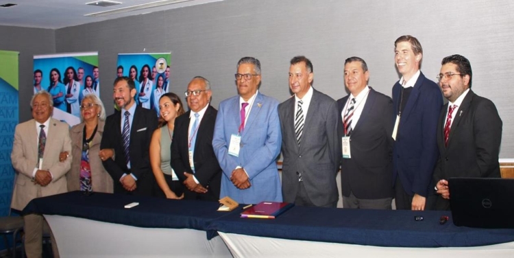 Requieren profesionales de la salud habilidades empresariales para un retiro digno